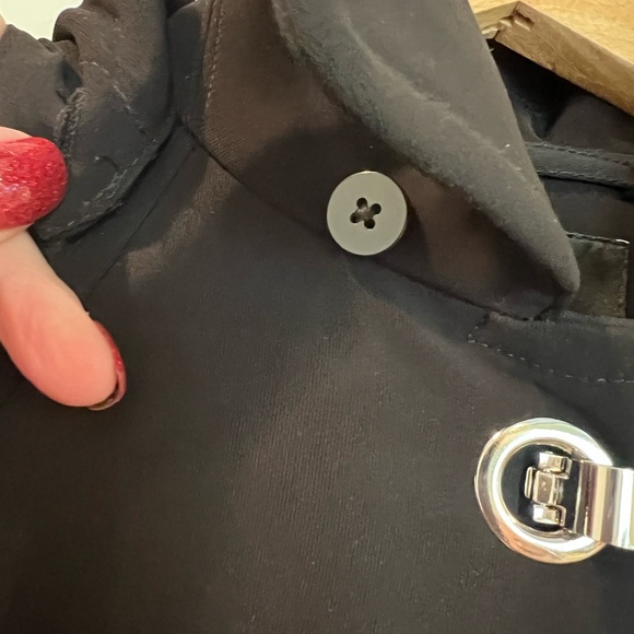 London fog hooded rain jacket in black. Small petite. - Picture 6 of 11